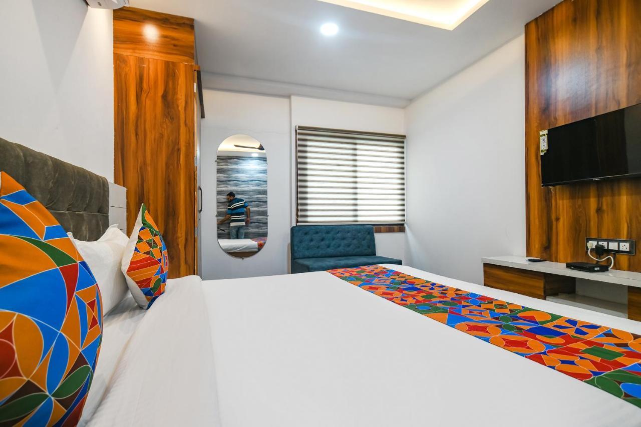 Fabhotel Stay Well إندور المظهر الخارجي الصورة