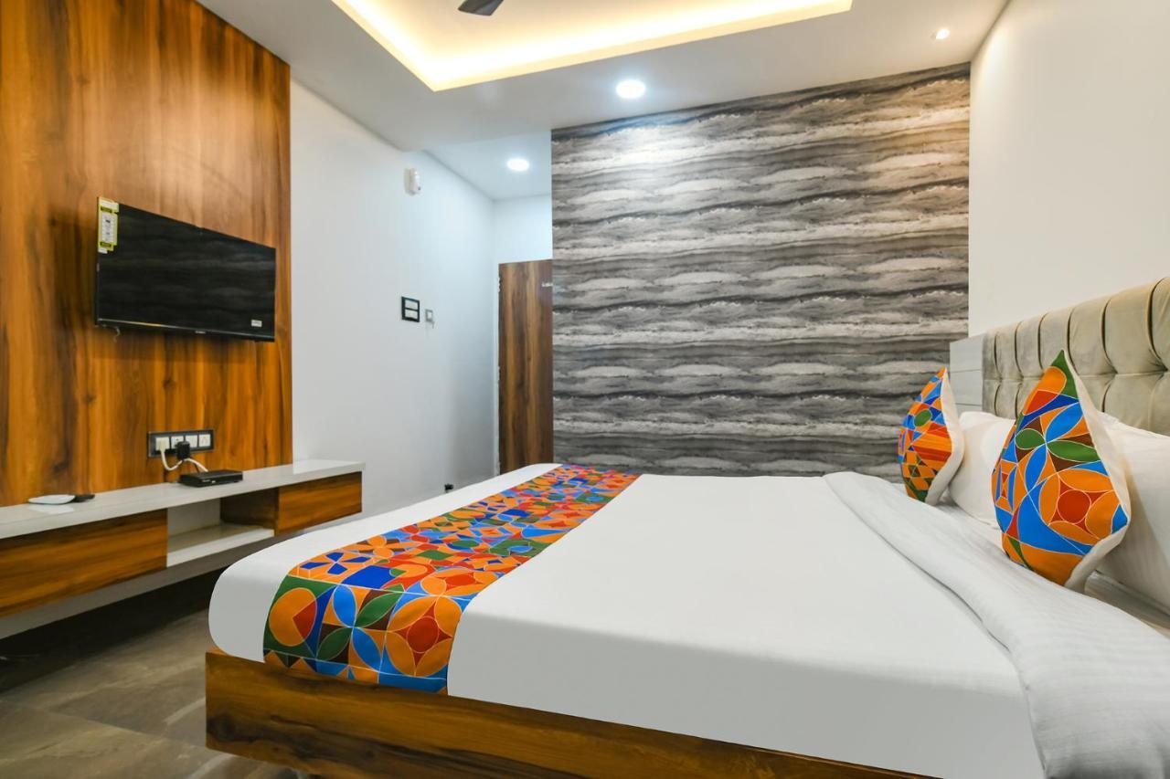Fabhotel Stay Well إندور المظهر الخارجي الصورة