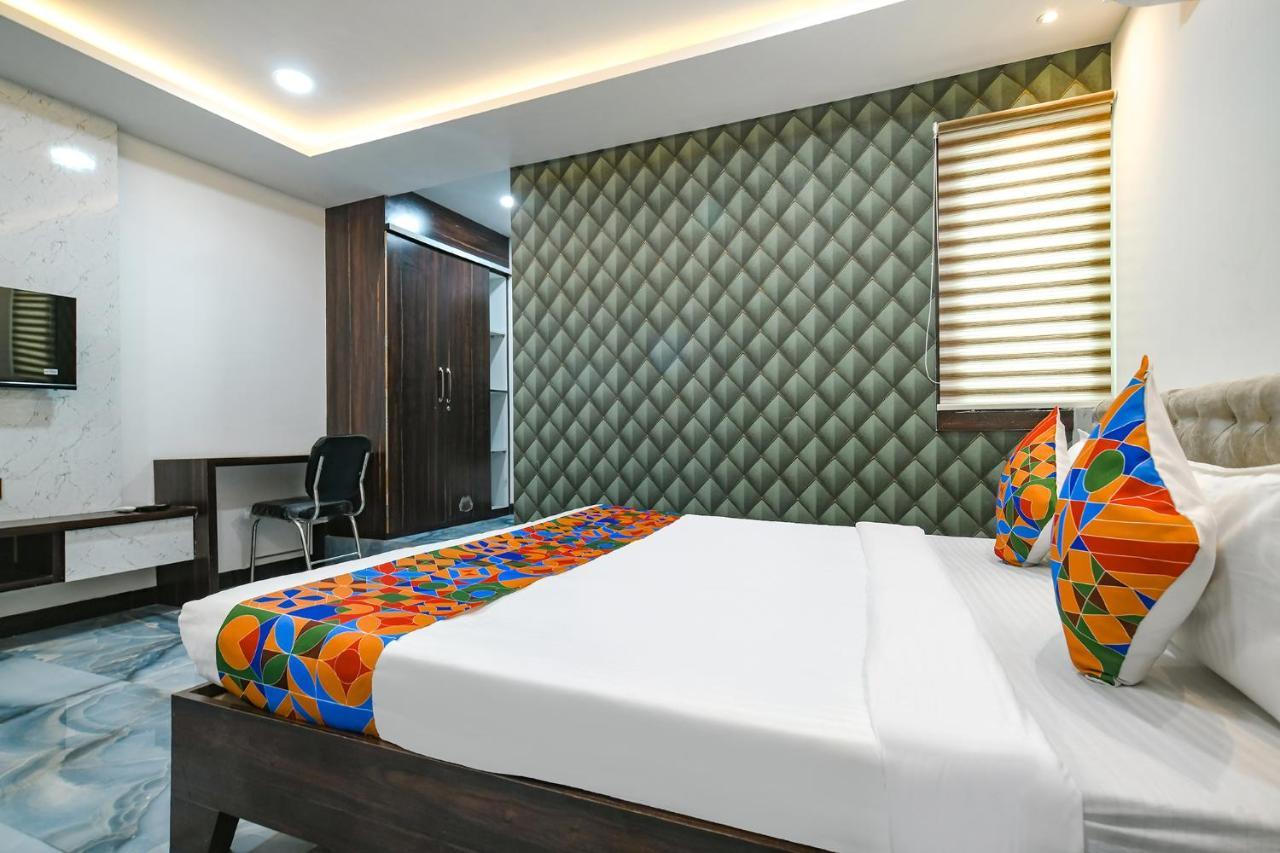 Fabhotel Stay Well إندور المظهر الخارجي الصورة